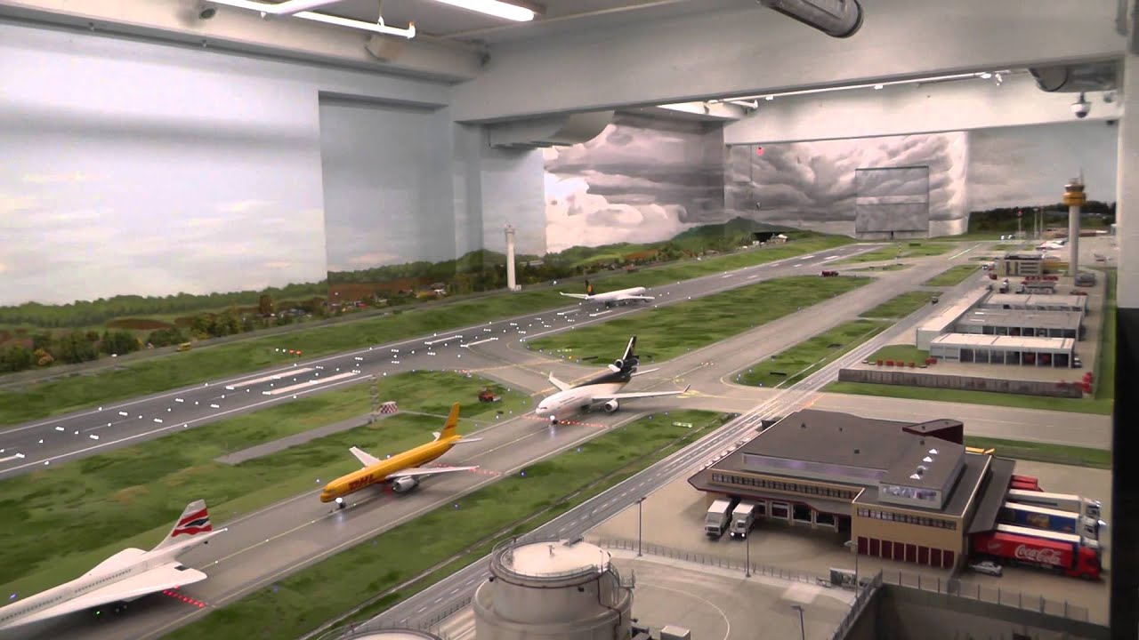 the-longest-video-of-the-biggest-ho-scale-airport-in-the-world-hamburg